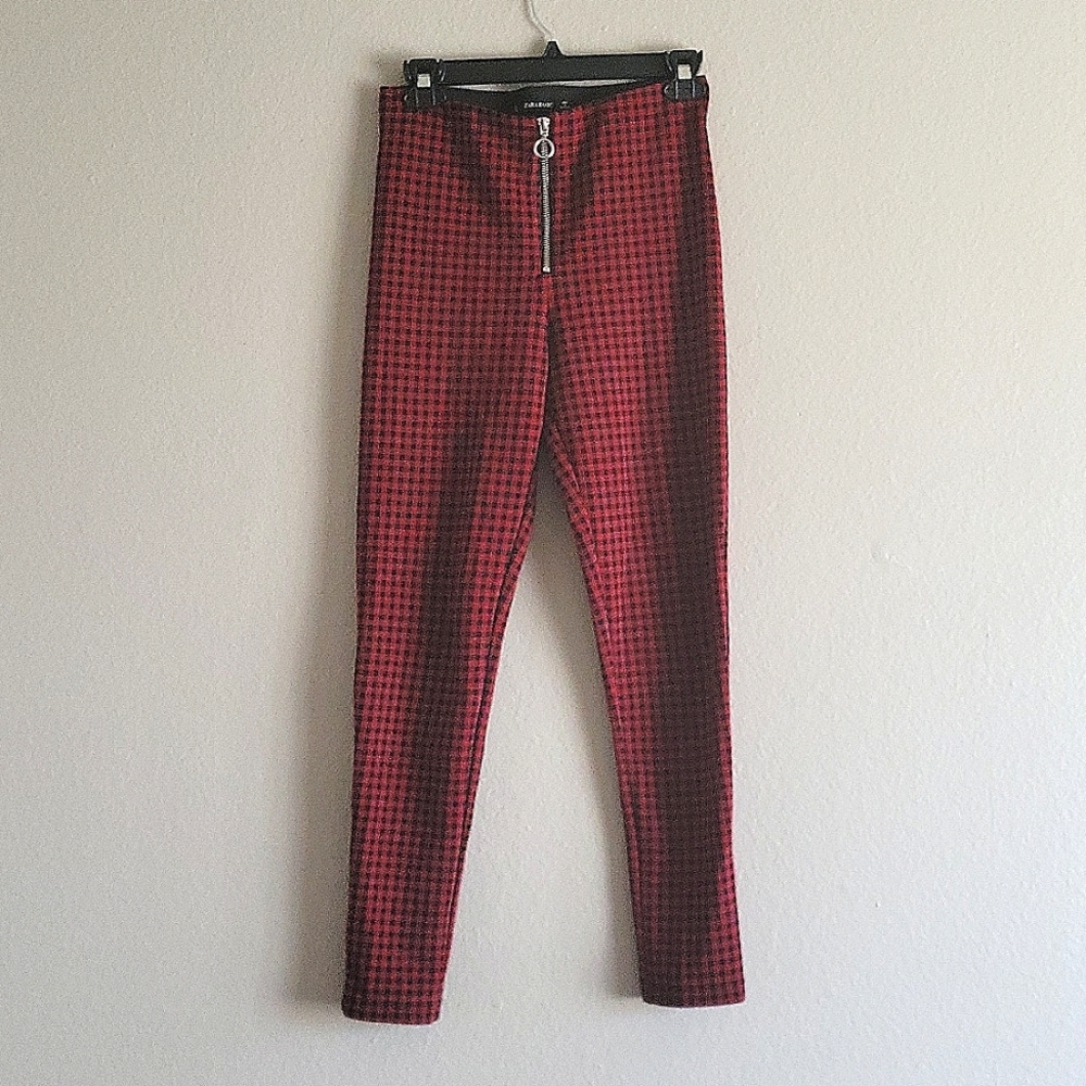 SOLD - Zara high waist checkered leggings size M